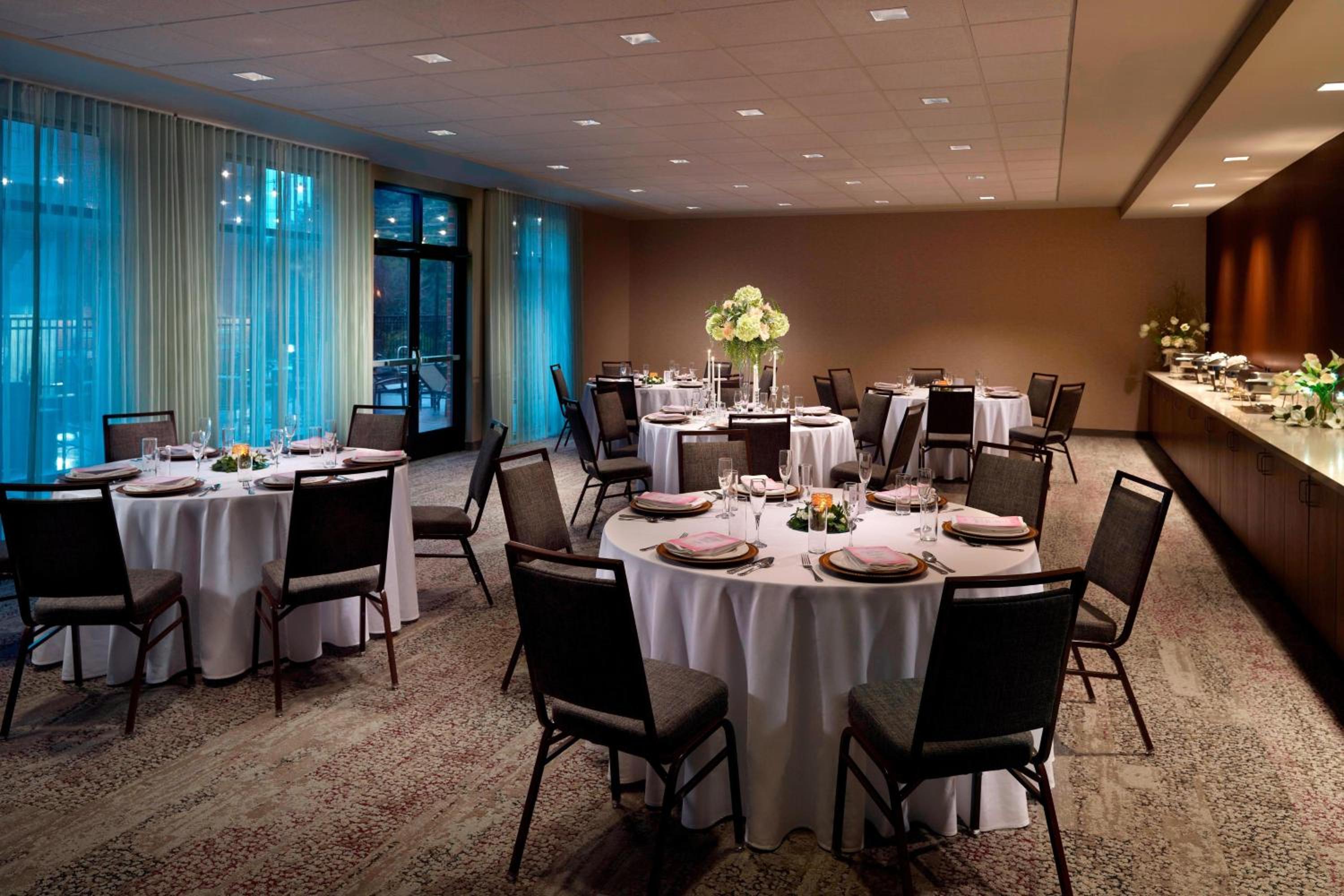 LaGrange Vacations - Courtyard by Marriott LaGrange - Property Image 3