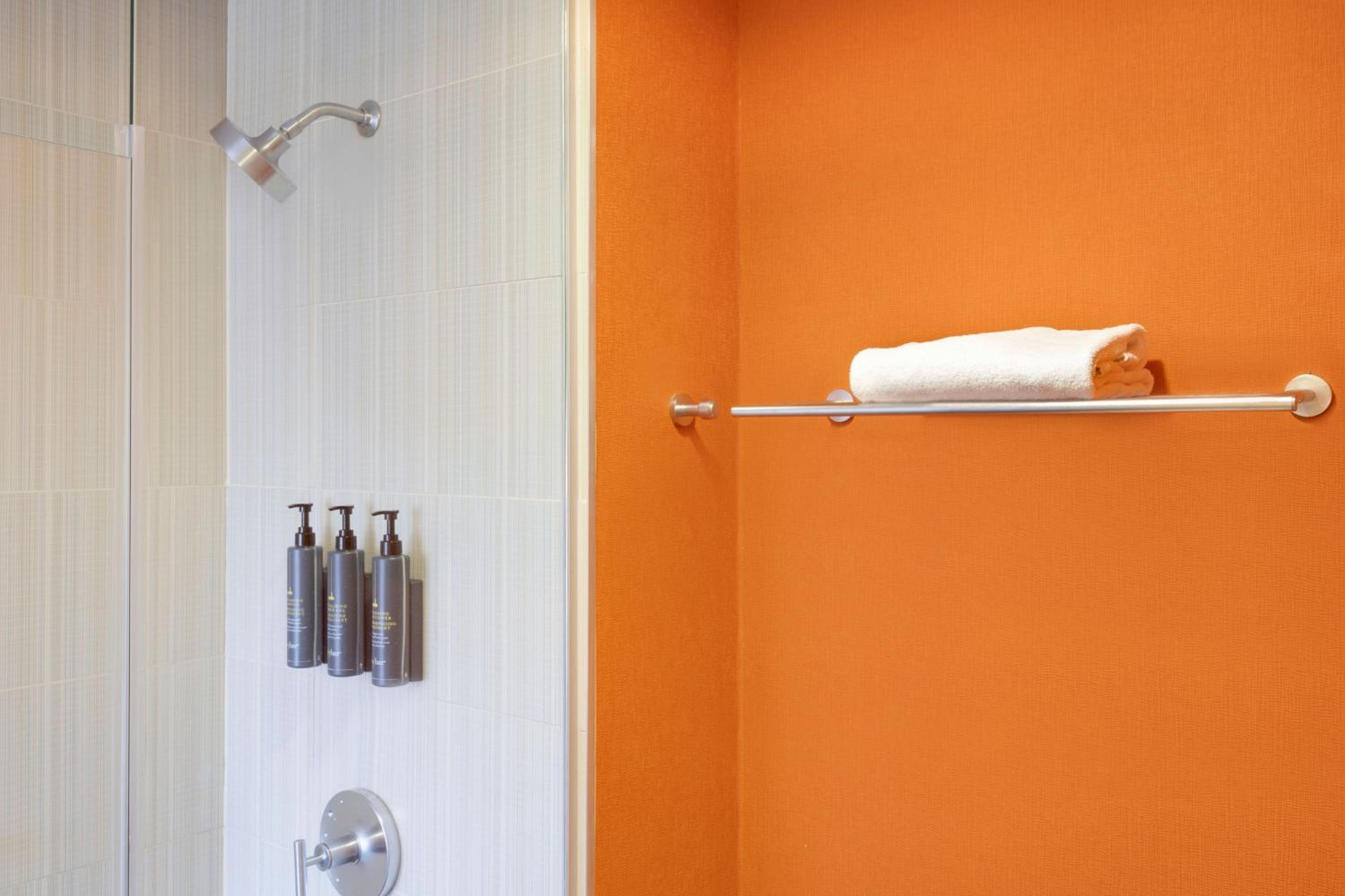 Milwaukee Vacations - aloft Hotel Milwaukee Downtown - Property Image 10