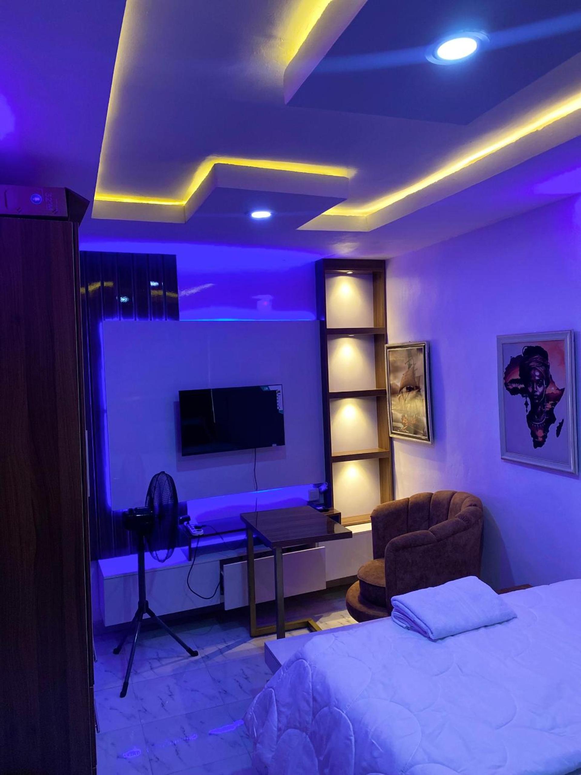 Cee&Tee SM ABK 1BEDROOM -247Electricity - Solar Inverter AC in bedroom view 3