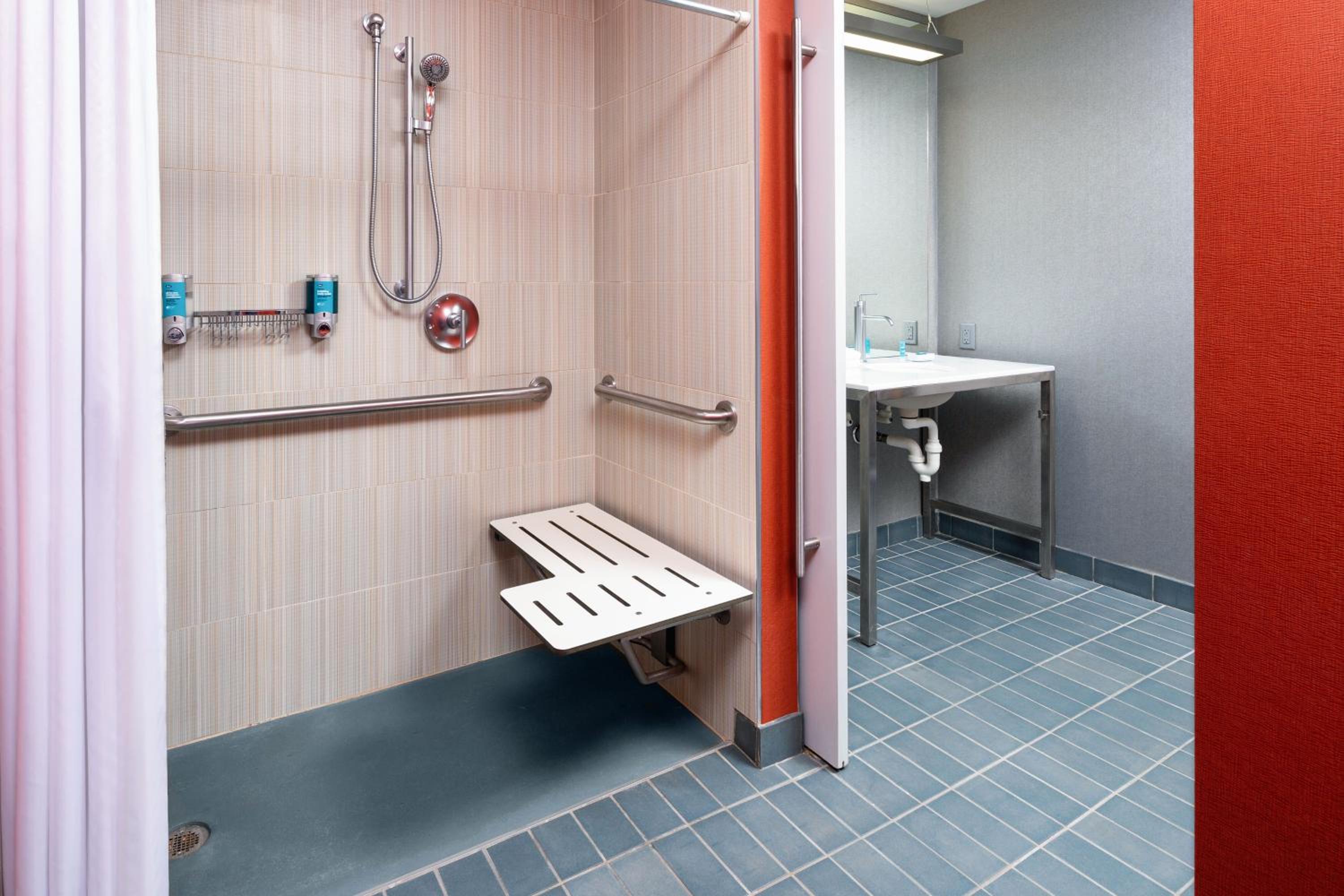 Milwaukee Vacations - aloft Hotel Milwaukee Downtown - Property Image 3