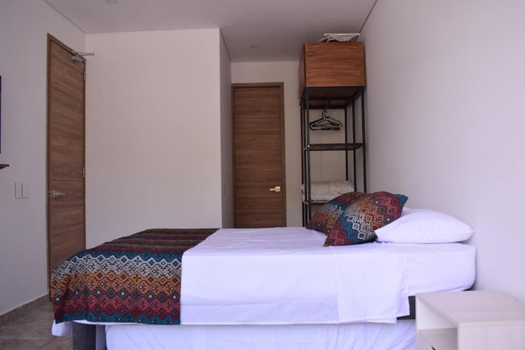 Apartamento moderno Rodadero a 2 cuadras de la playa