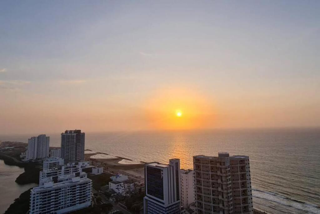 Stunning Oceanview best location 3br 4baths