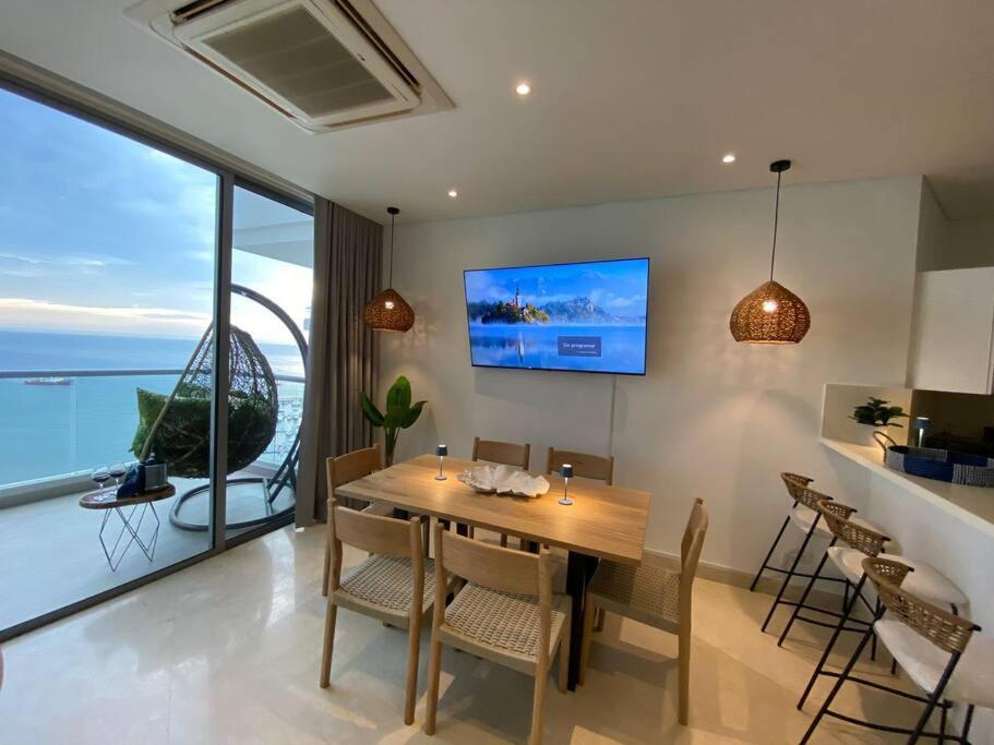 Grand Marina -Sauna-Pool-BBQ-3xTV