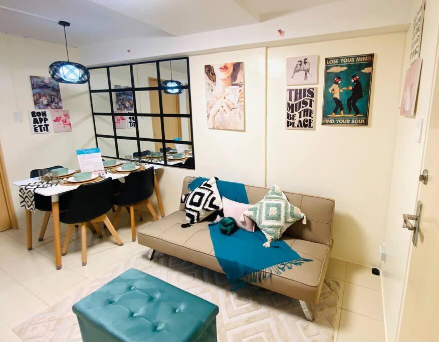 Suite Slumber - 2 Bedroom Condo at Urban Deca Homes Ortigas view 2