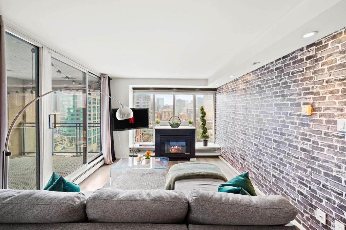 Beautiful 2 Bed Home DT with Free Parking