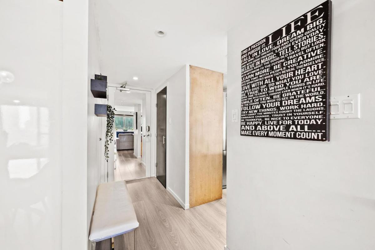 Beautiful 2 Bed Home DT with Free Parking