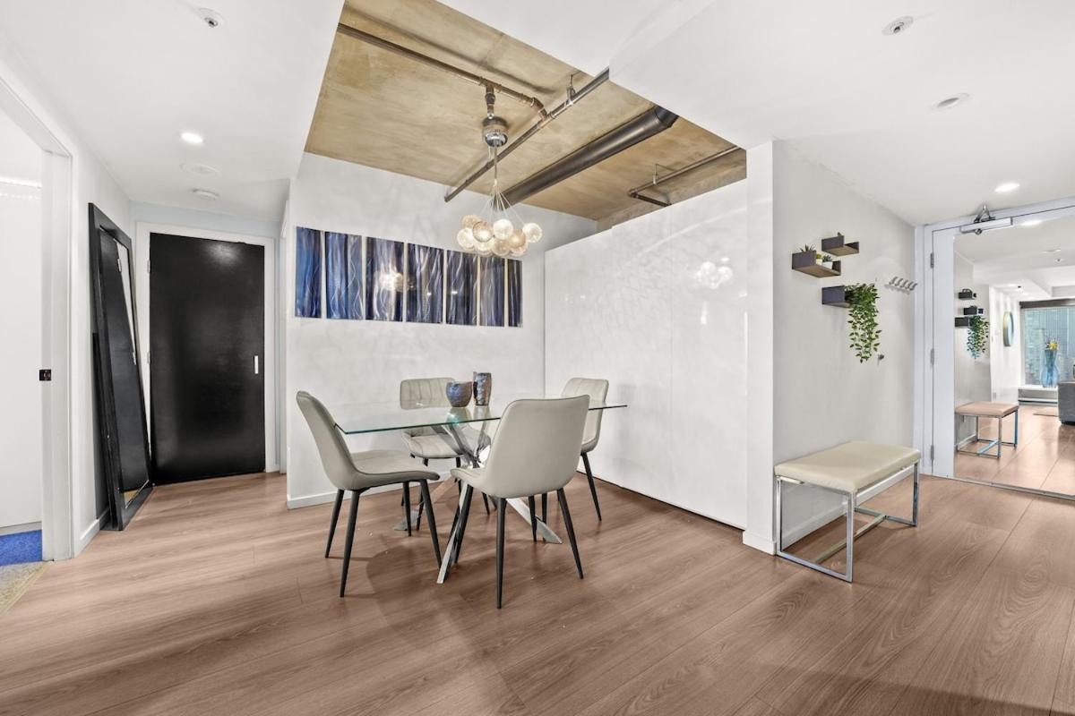 Beautiful 2 Bed Home DT with Free Parking