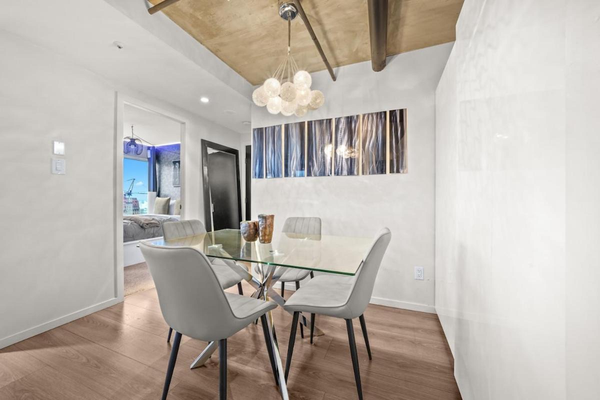 Beautiful 2 Bed Home DT with Free Parking