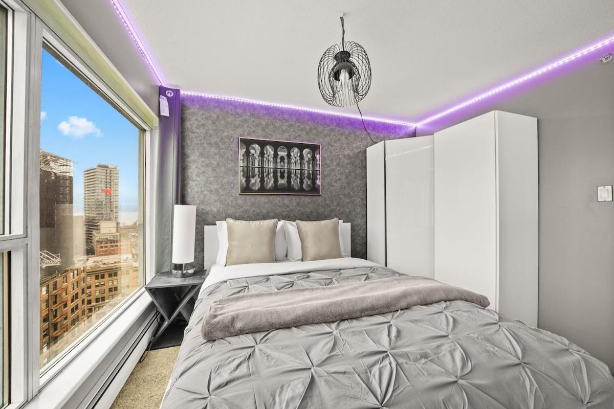 Beautiful 2 Bed Home DT with Free Parking
