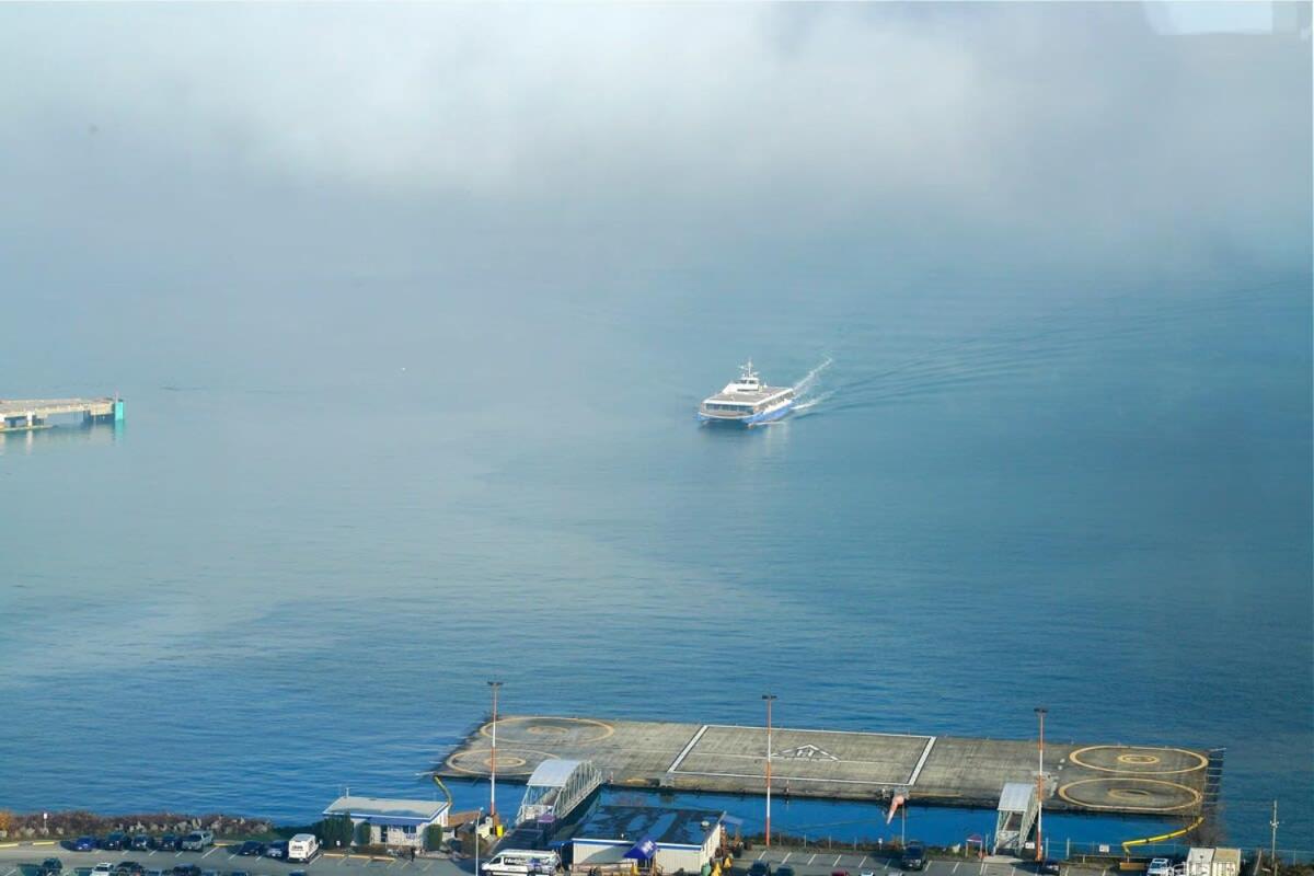 Breathtaking Water View Downtown with Free Parking