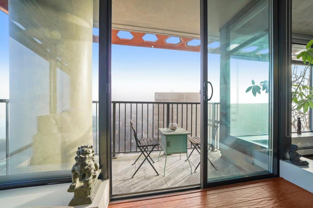 Breathtaking Water View Downtown with Free Parking