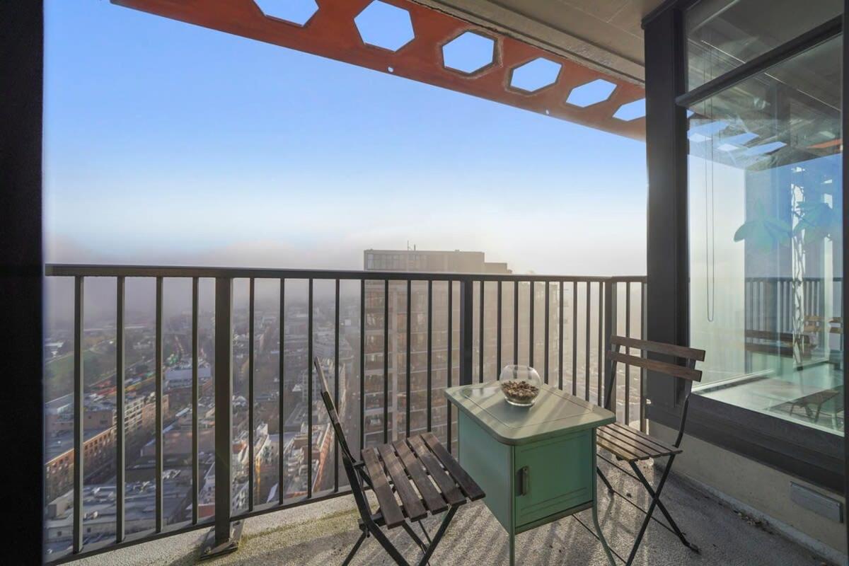 Breathtaking Water View Downtown with Free Parking