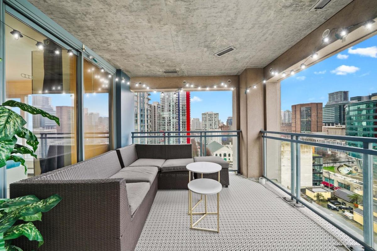 Beautiful 2 Bed Home DT with Free Parking