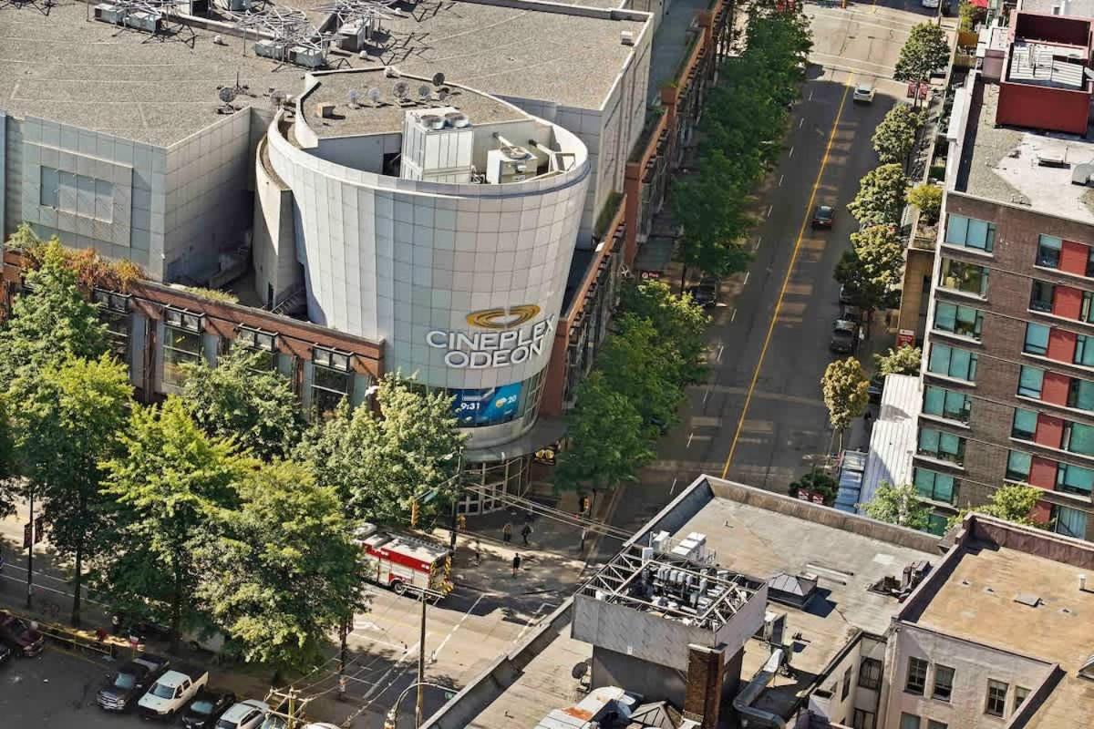 Panoramic Views 2 Bed 2 Bath Condo DT w Parking
