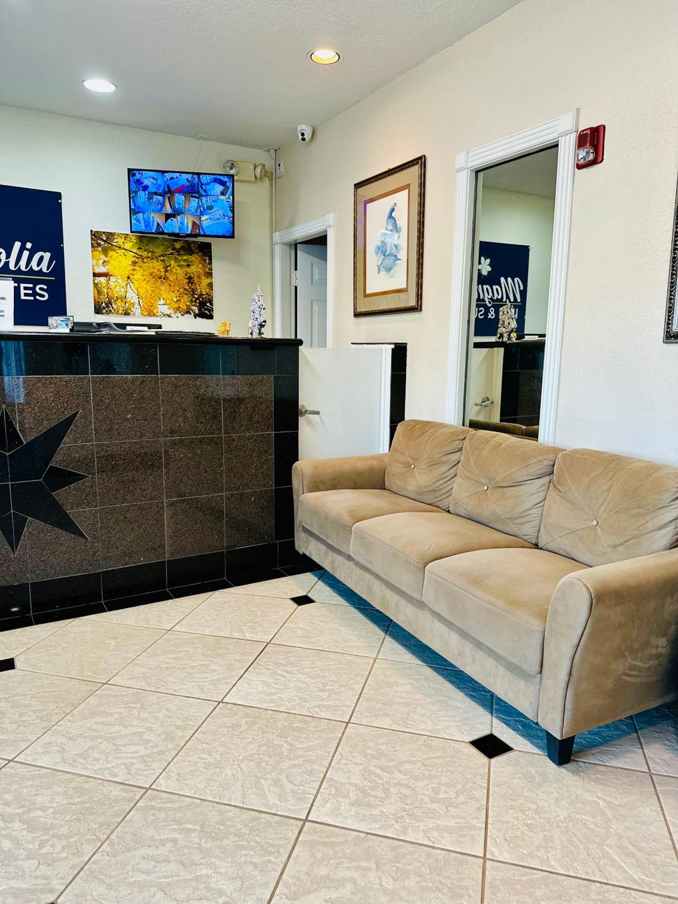 Magnolia Inn and Suites
