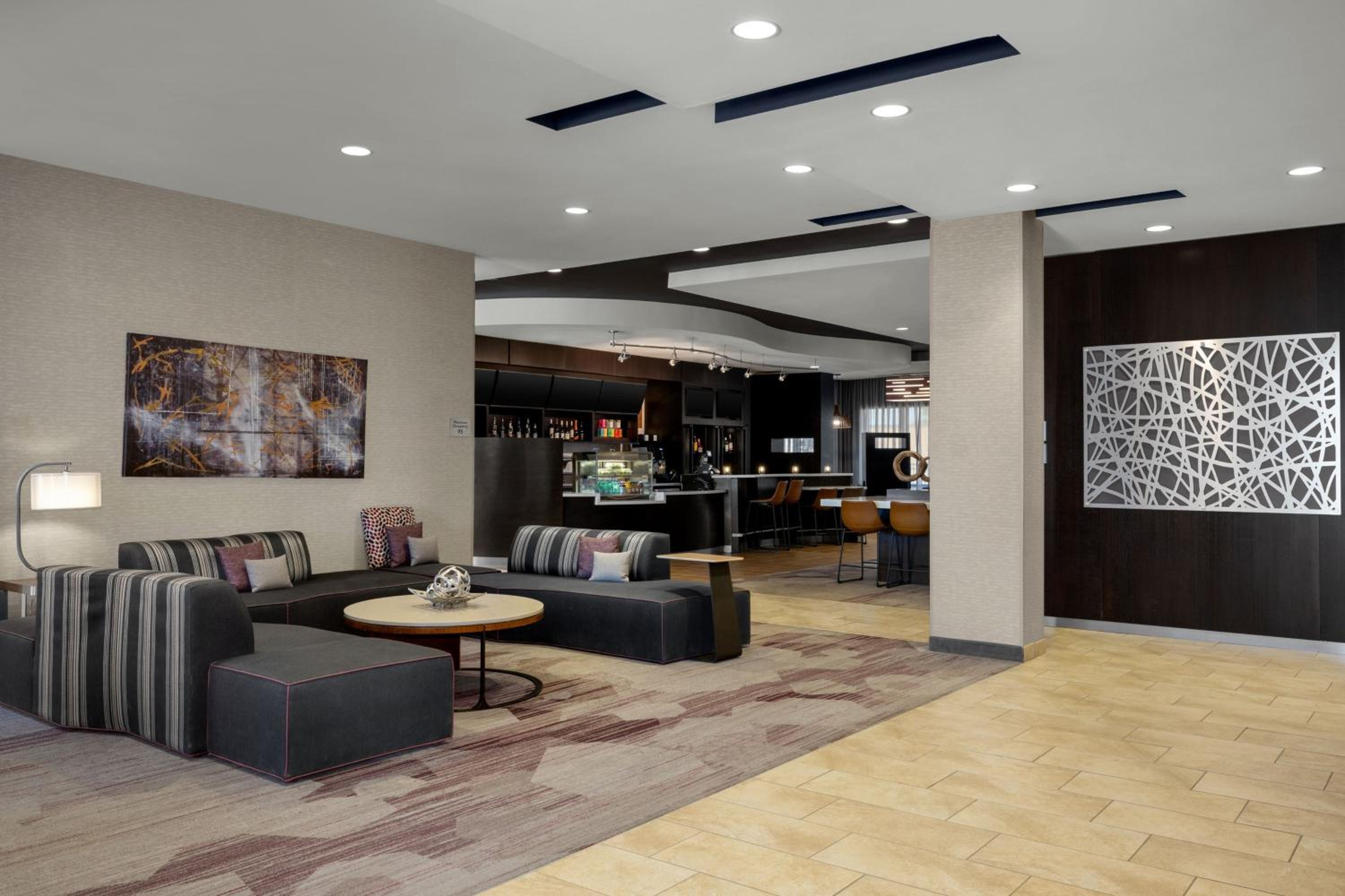 Courtyard by Marriott Omaha Bellevue at Beardmore Event Center - Property Image 40