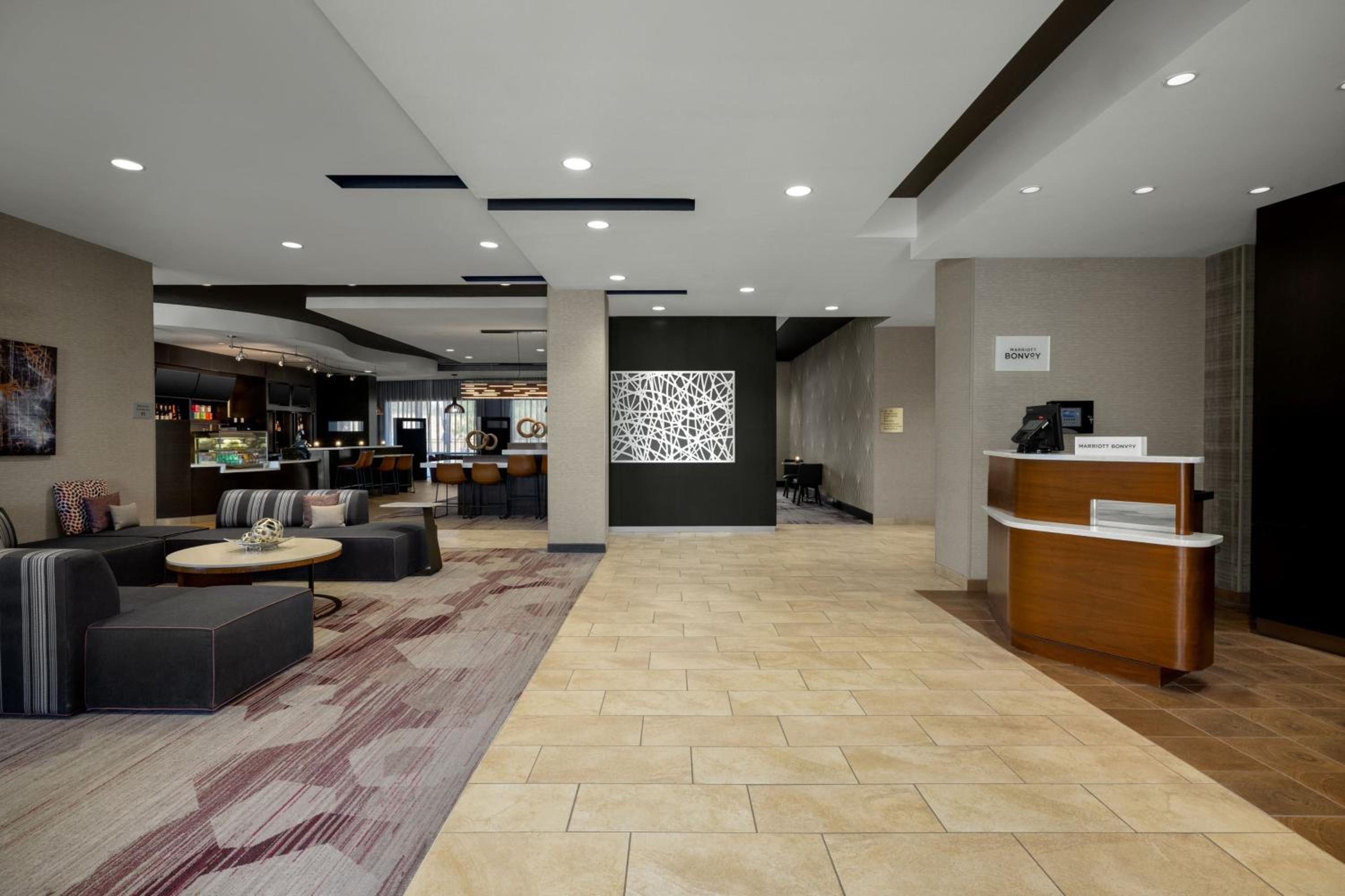Courtyard by Marriott Omaha Bellevue at Beardmore Event Center - Property Image 4