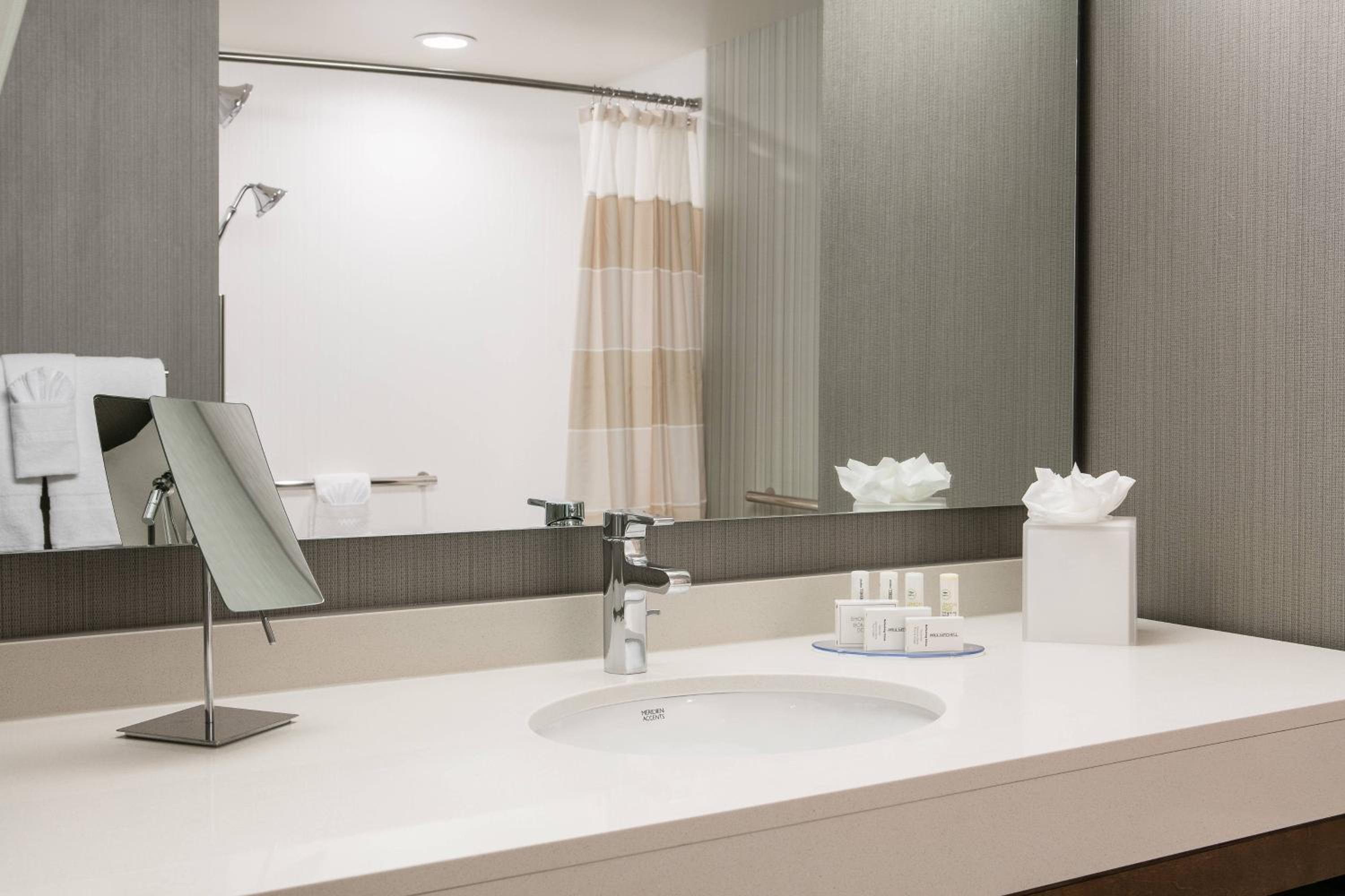 Courtyard by Marriott Omaha Bellevue at Beardmore Event Center - Property Image 38