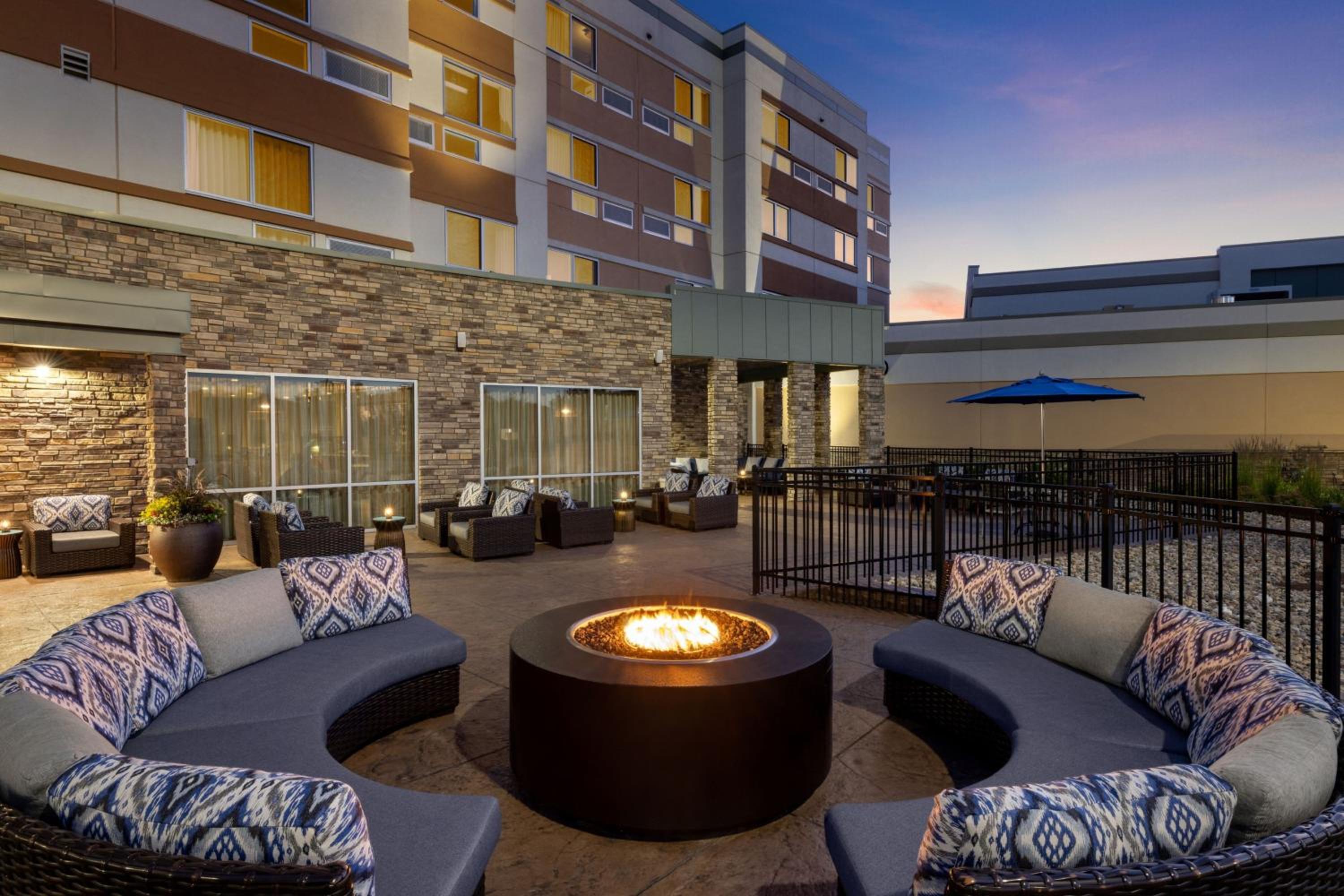 Courtyard by Marriott Omaha Bellevue at Beardmore Event Center - Property Image 47