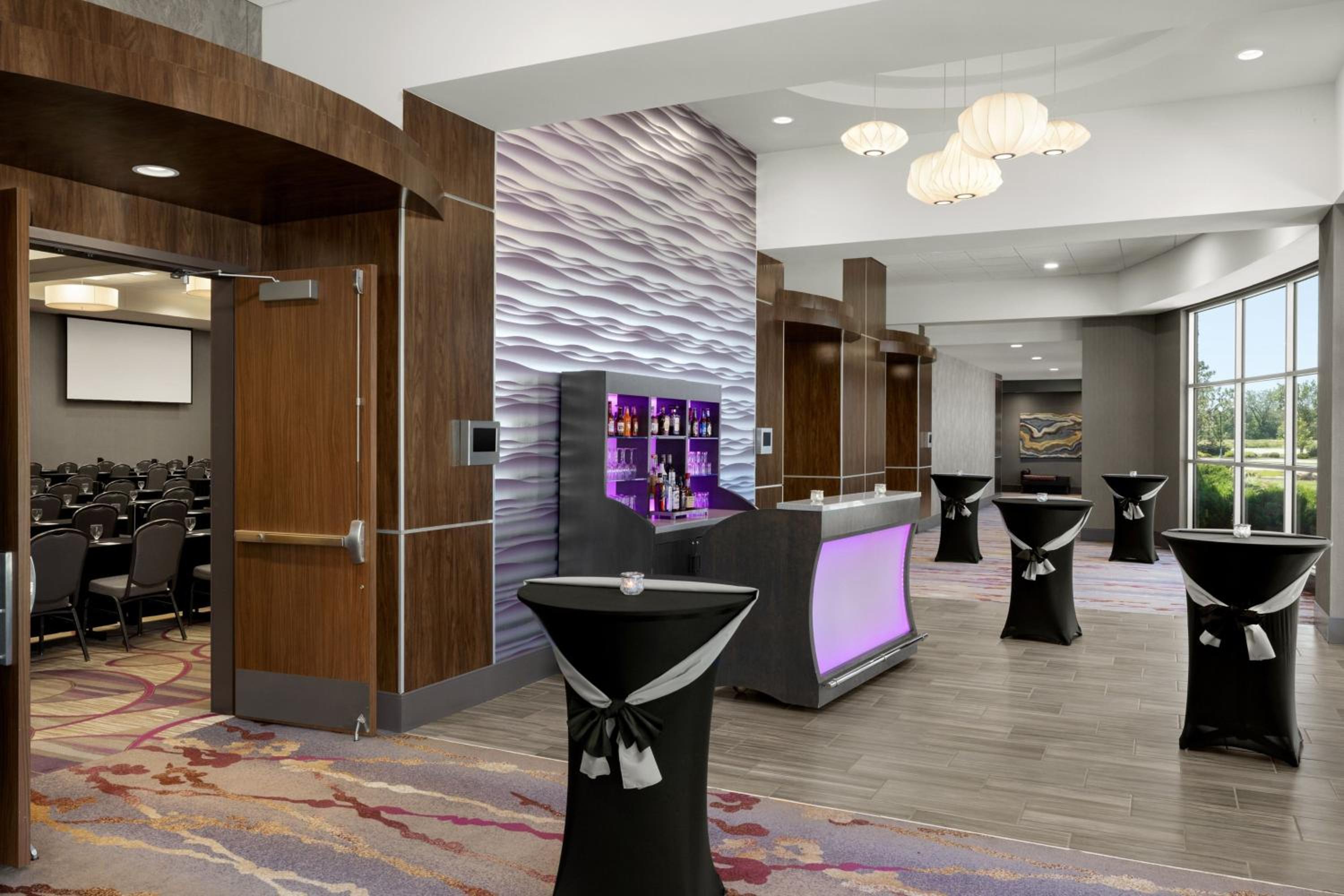 Courtyard by Marriott Omaha Bellevue at Beardmore Event Center - Property Image 12