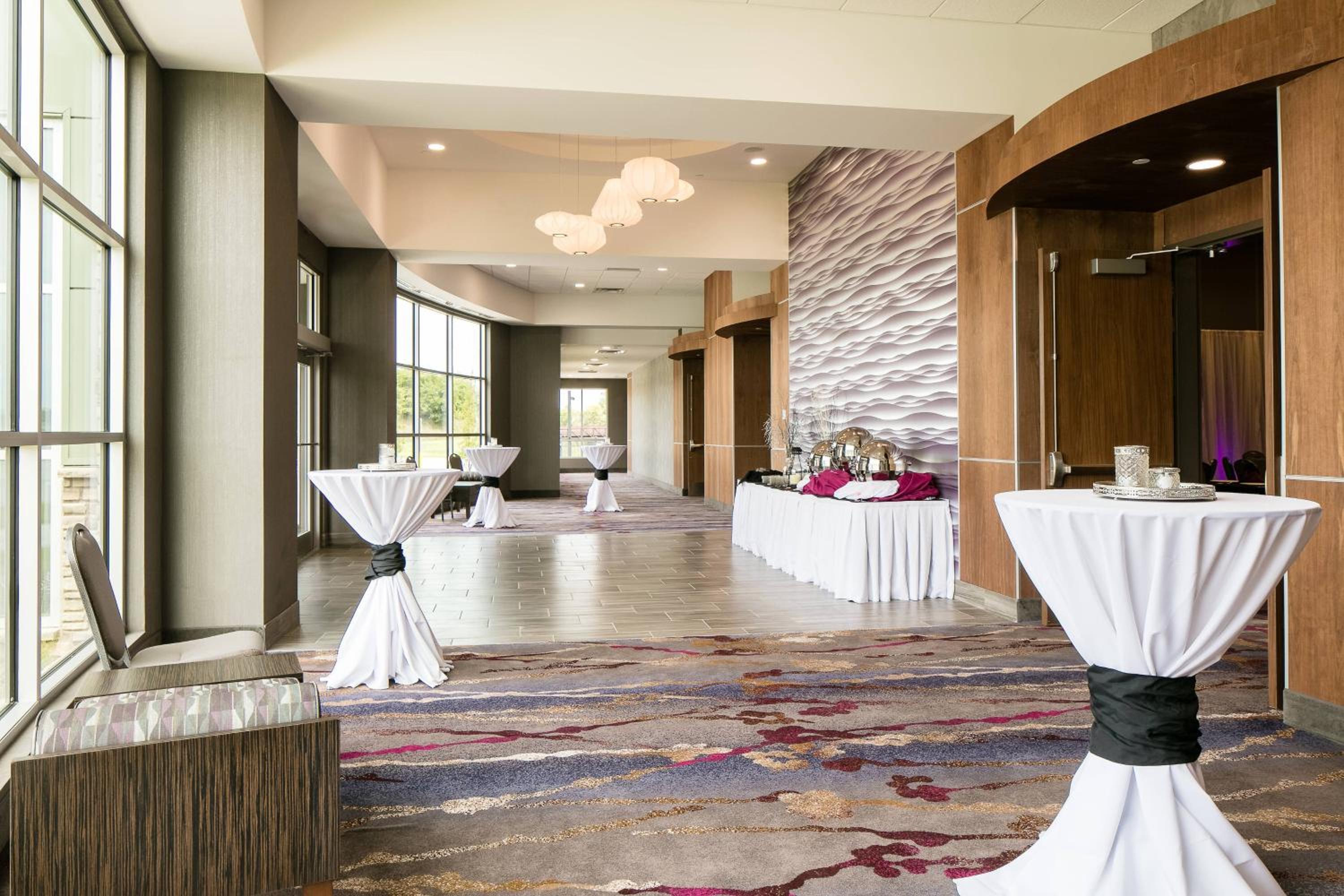 Courtyard by Marriott Omaha Bellevue at Beardmore Event Center - Property Image 17