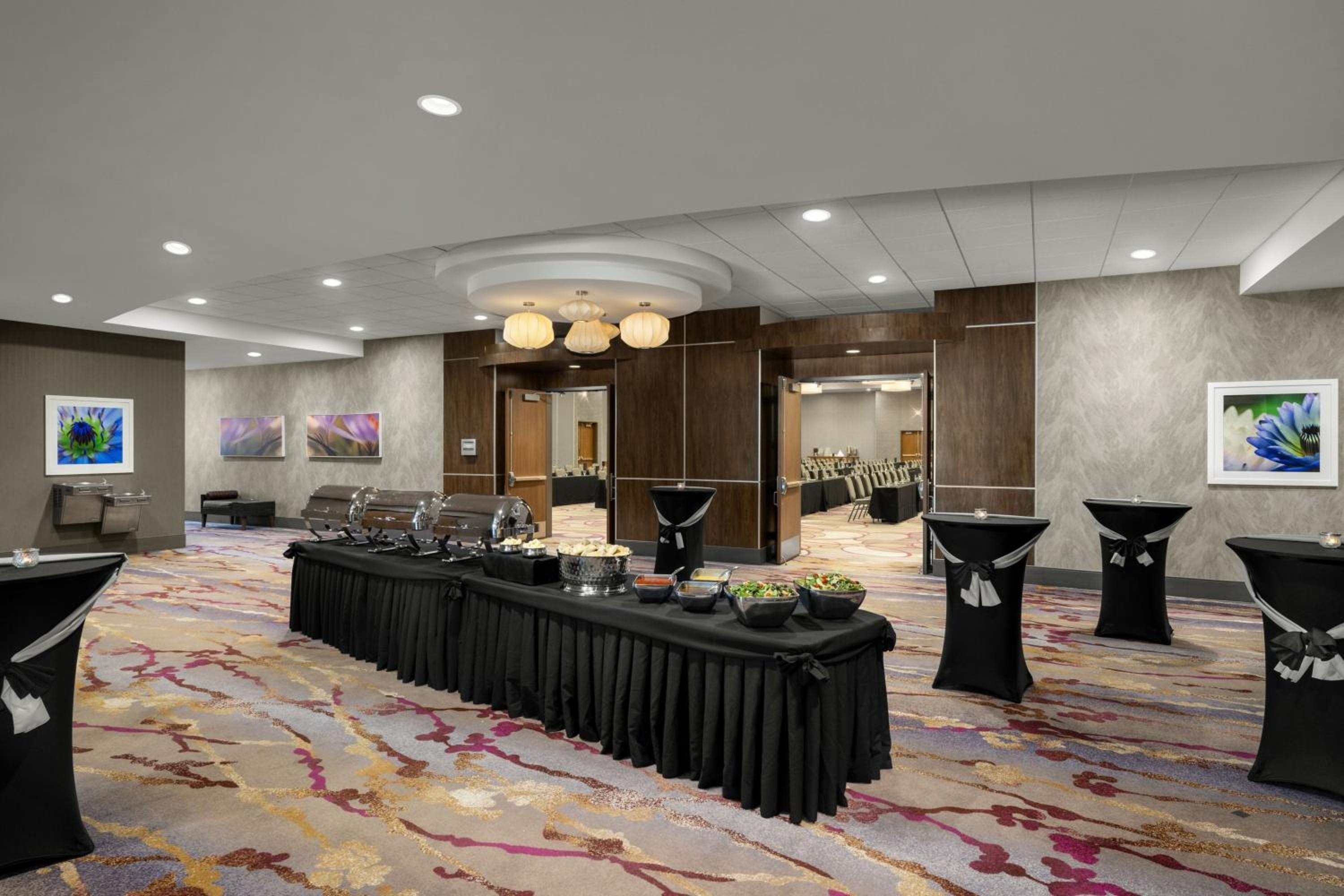 Courtyard by Marriott Omaha Bellevue at Beardmore Event Center - Property Image 13