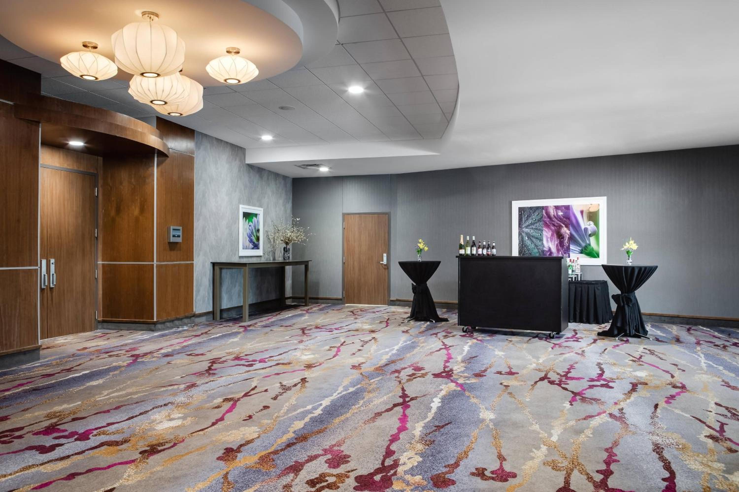 Courtyard by Marriott Omaha Bellevue at Beardmore Event Center - Property Image 23