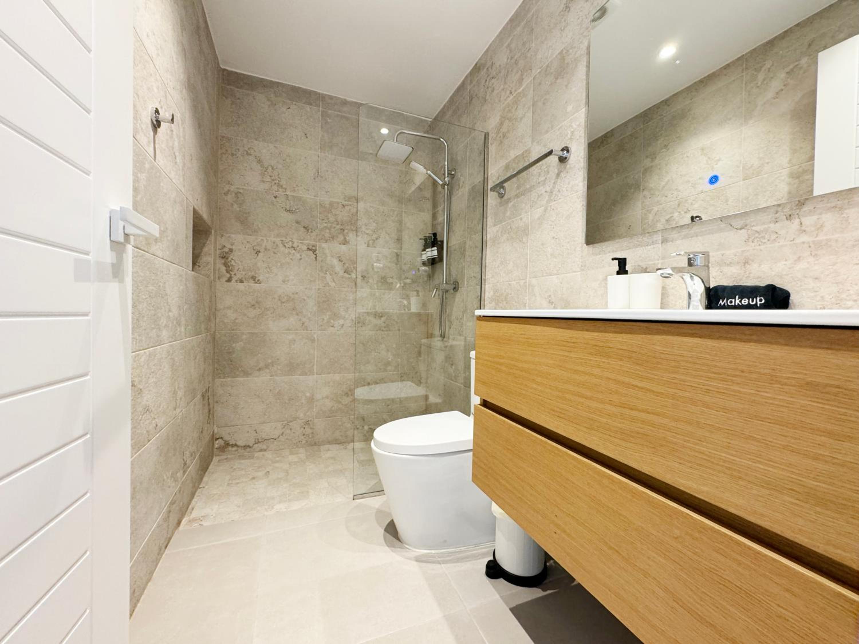 Tropical Relaxing 2 Bedroom Unit with picuzzi