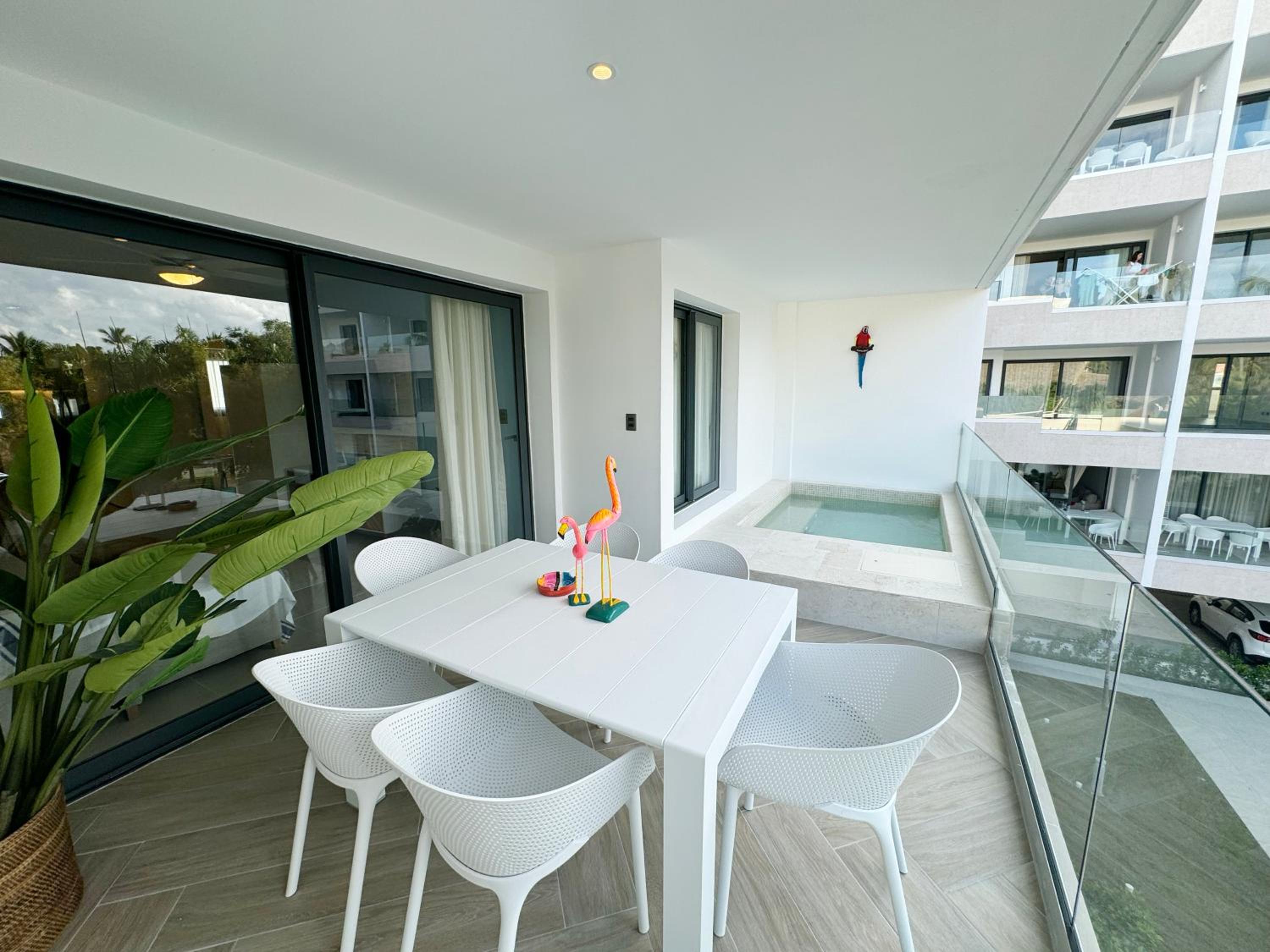 Tropical Relaxing 2 Bedroom Unit with picuzzi