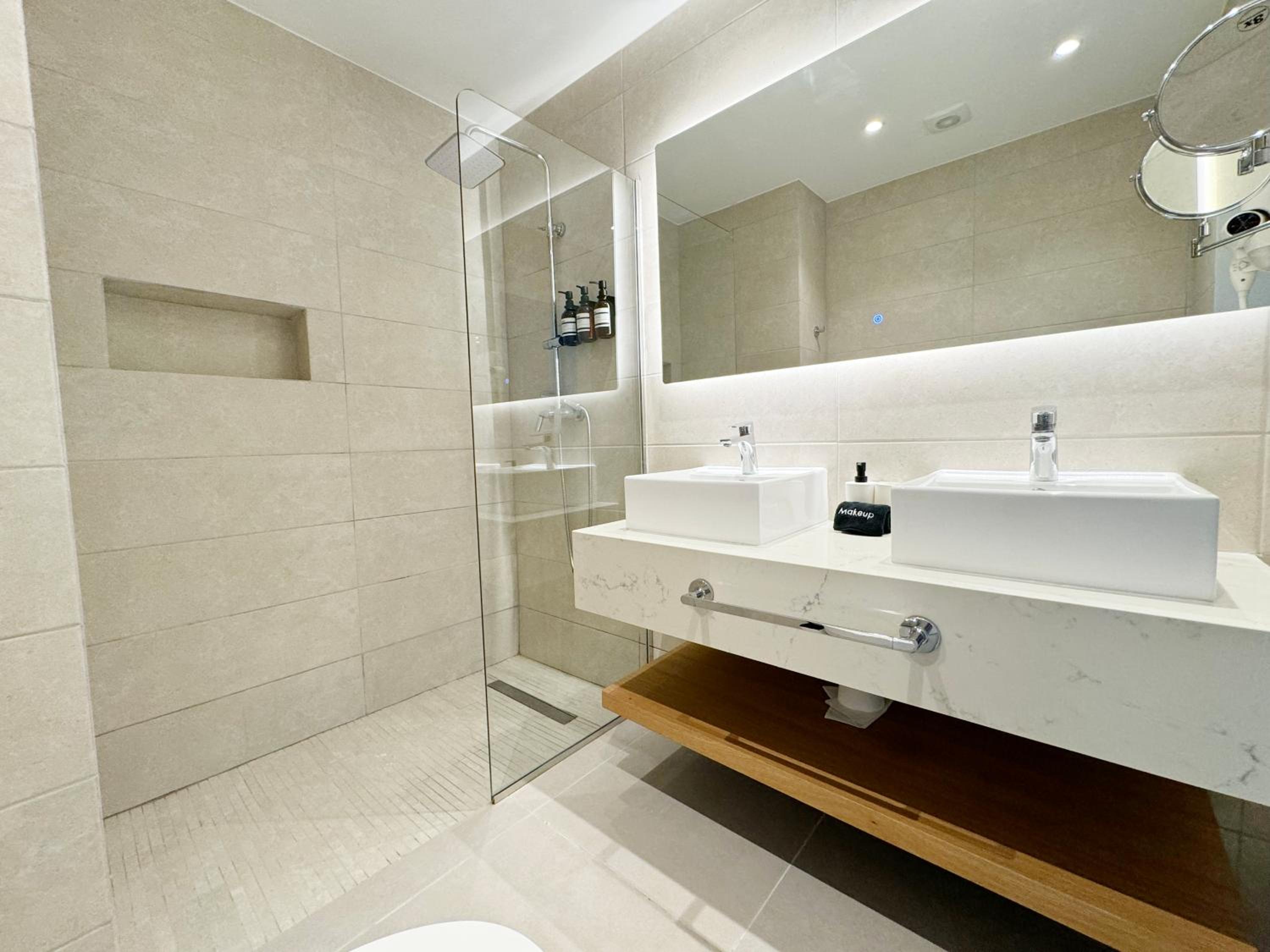 Tropical Relaxing 2 Bedroom Unit with picuzzi