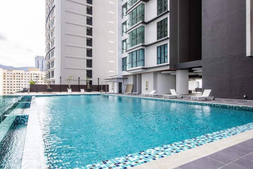 Millionaire Seaview Luxury Suites 2BR 无敌海景房 by MinSù photo 6