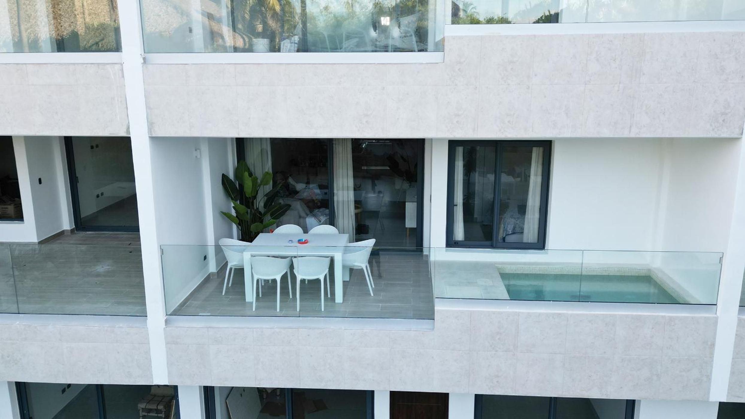 Tropical Relaxing 2 Bedroom Unit with picuzzi
