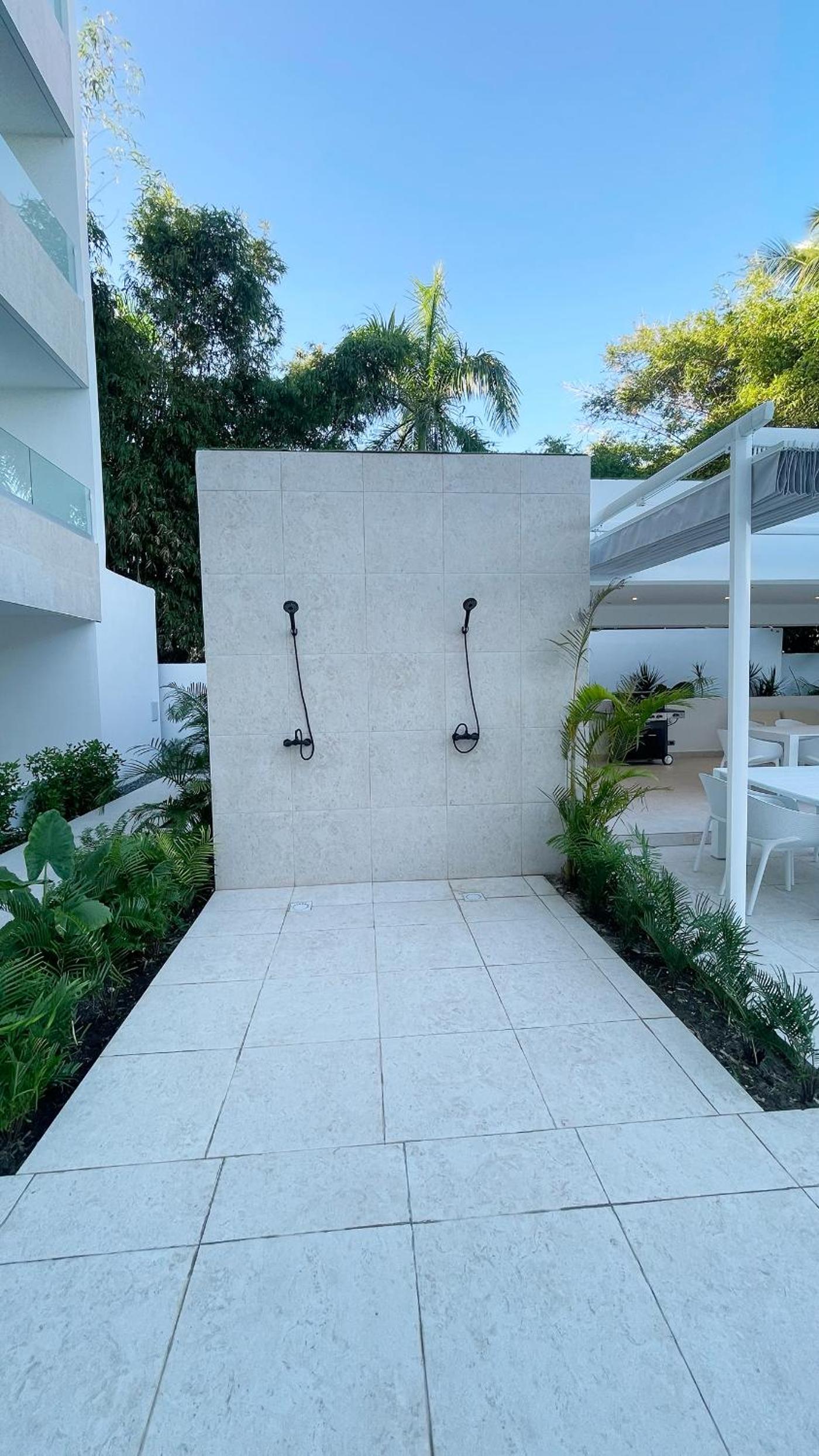 Tropical Relaxing 2 Bedroom Unit with picuzzi