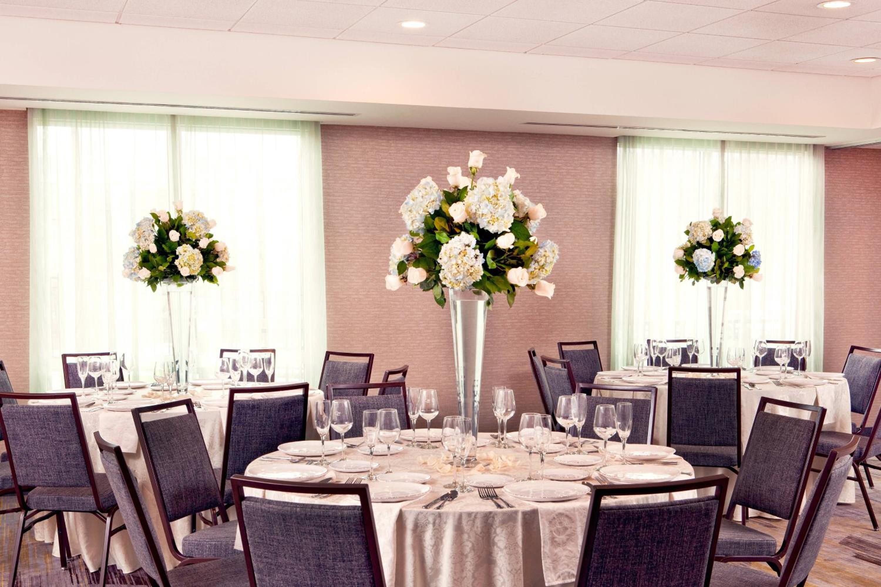 Courtyard by Marriott Yonkers Westchester County - Property Image 3
