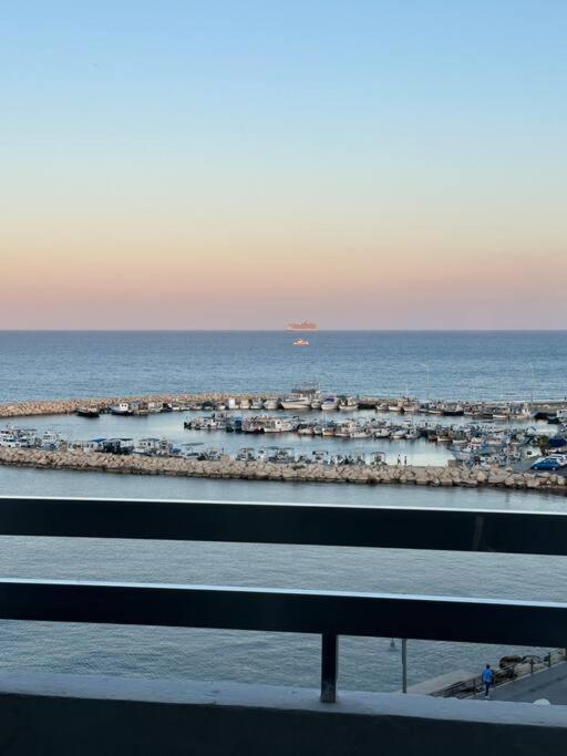 Sea View 1BR With Pool Access