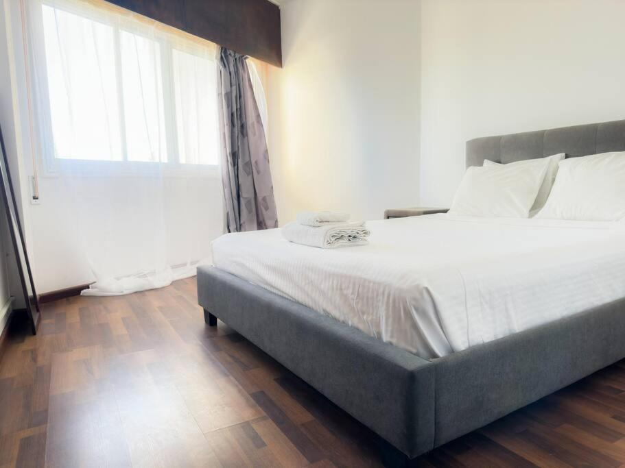 Sea View 1BR With Pool Access