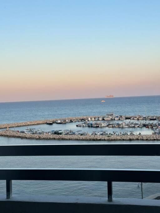 Sea View 1BR With Pool Access