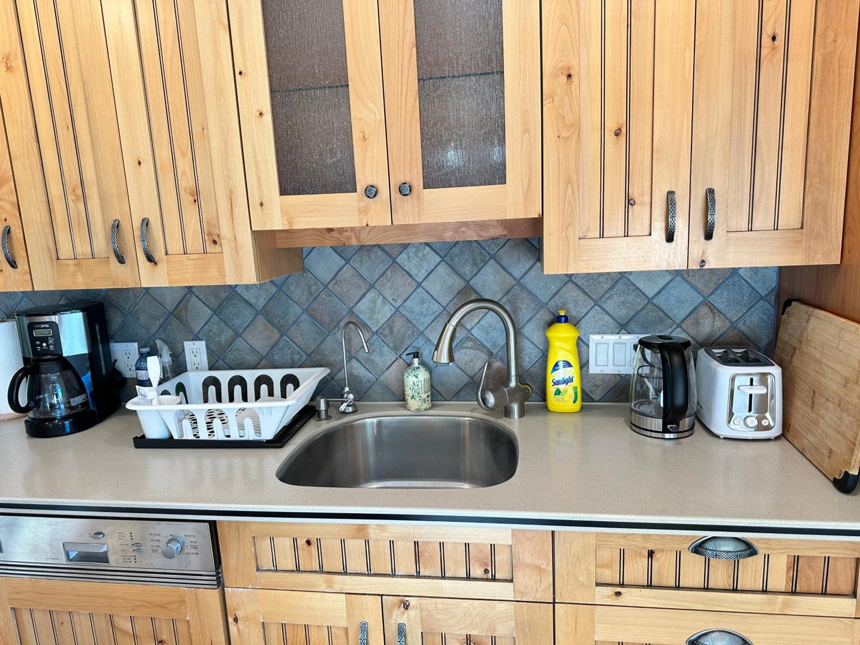 Entire house 2B2B with Gardenview near SFU Skytrain - Property Image 19
