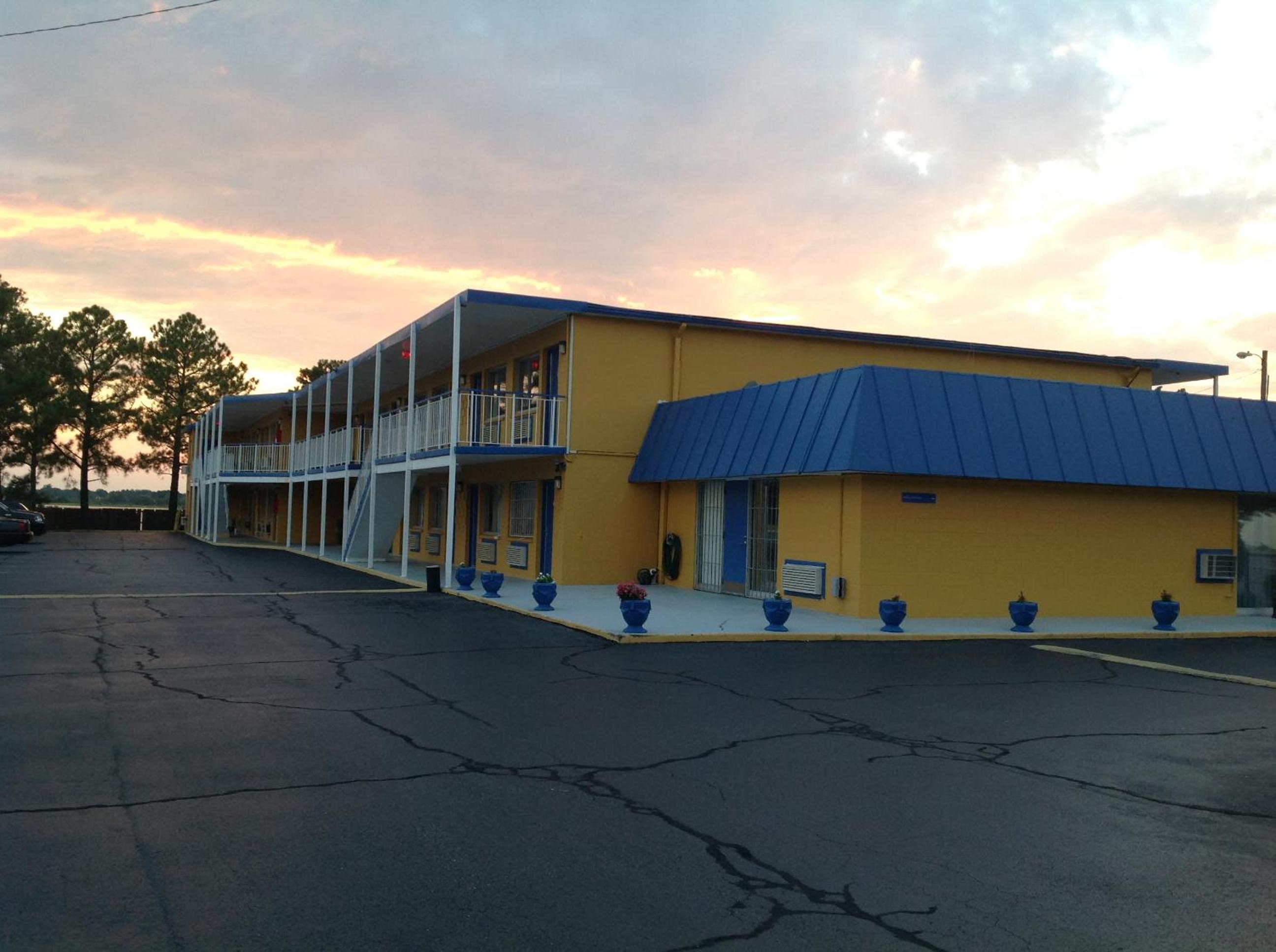 Belmont Inn and Suites view 3