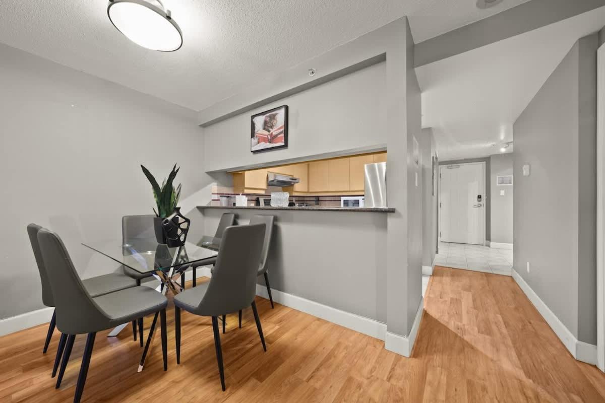 Premier Condo by Rogers Arena 3BR w Free Parking