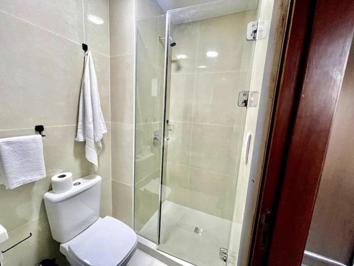 Departamentos de 2D cerca del Aeropuerto WIFI PISCINA SAUNA VAPOR Y SECO