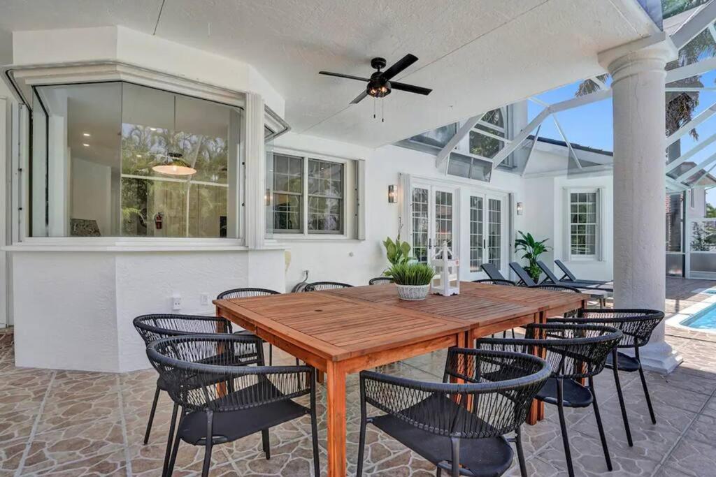 Spacious Luxury Villa in Hollywood 6BR 5-Bath 5-Min Walk to Beach & Attractions view 5