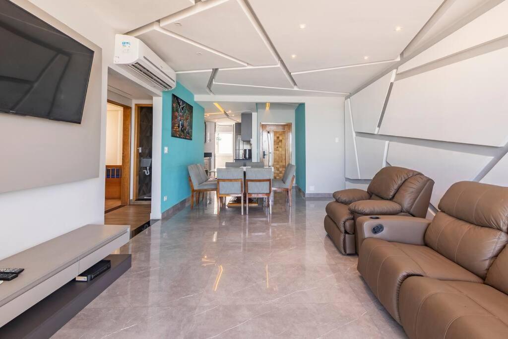 Apartamento pe na areia nas pitangueiras