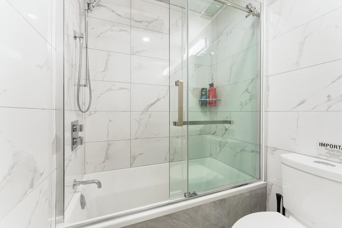 Designer Cozy Condo in Vibrant West End Dwntwn