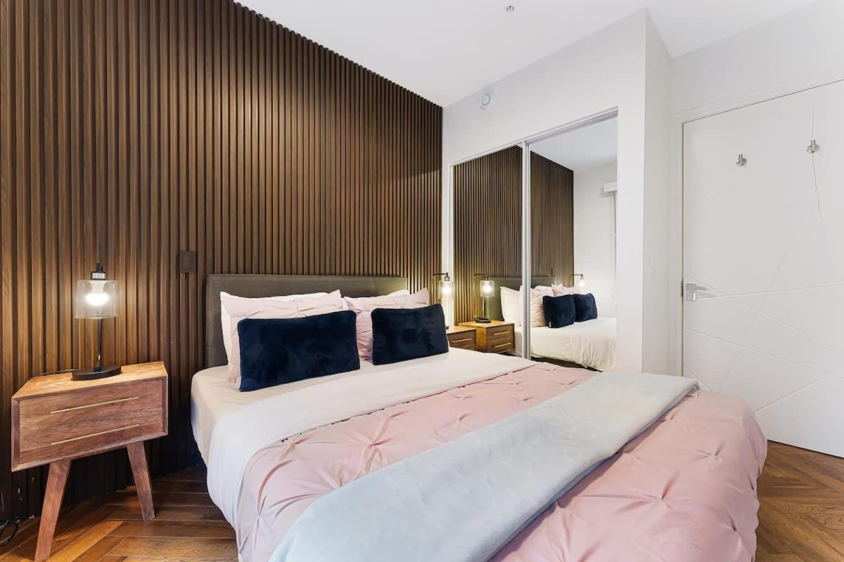 Designer Cozy Condo in Vibrant West End Dwntwn