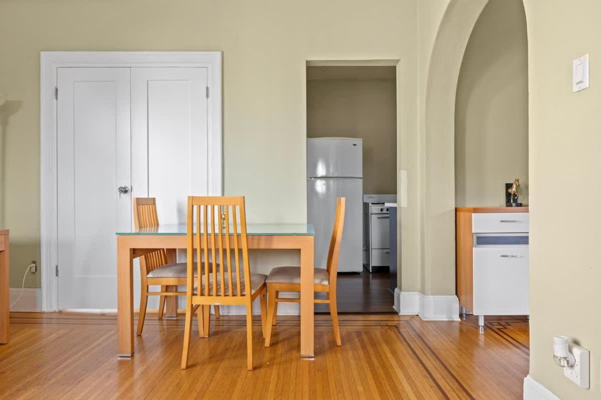 Stunning 2 Bedroom Condo in West End Dwntwn