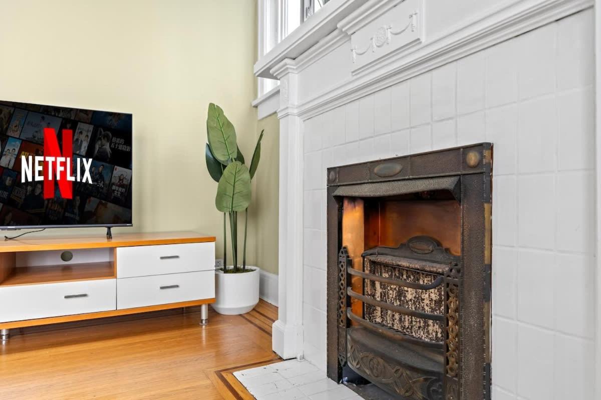 Stunning 2 Bedroom Condo in West End Dwntwn