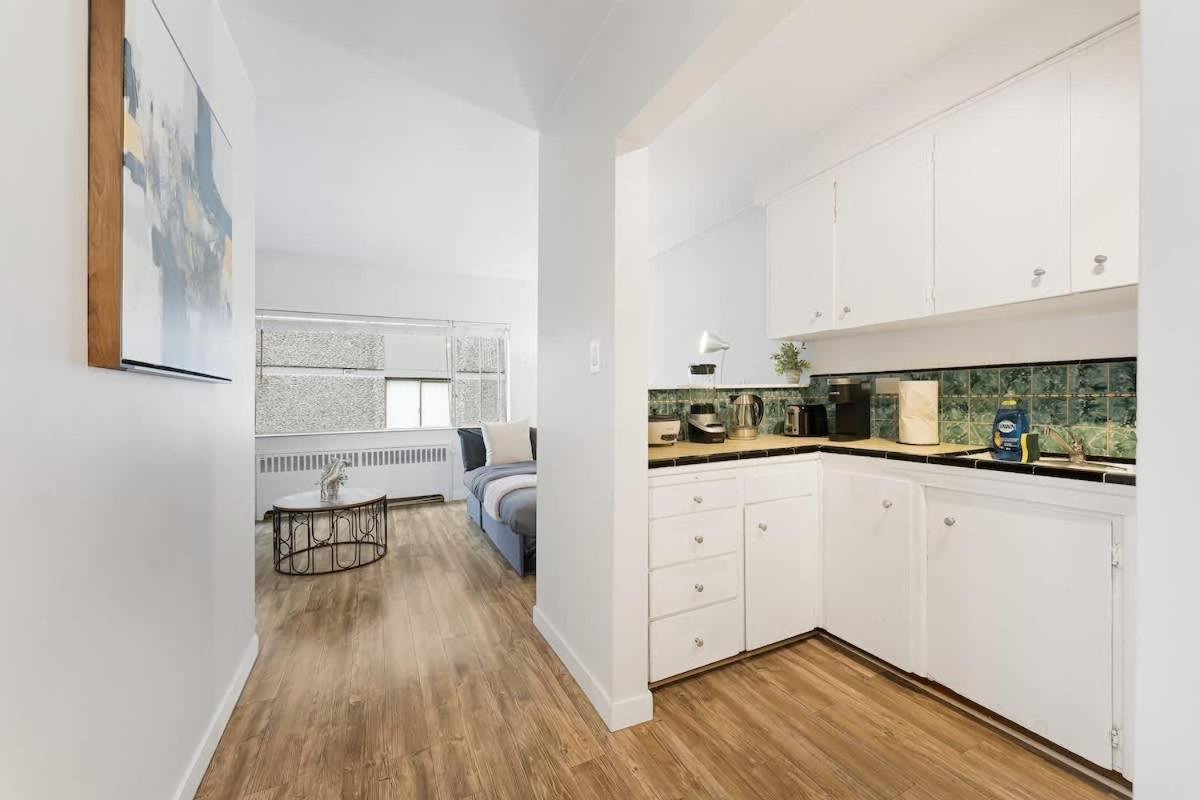 Cozy Central 1-Bedroom Condo in the West End Dwntwn