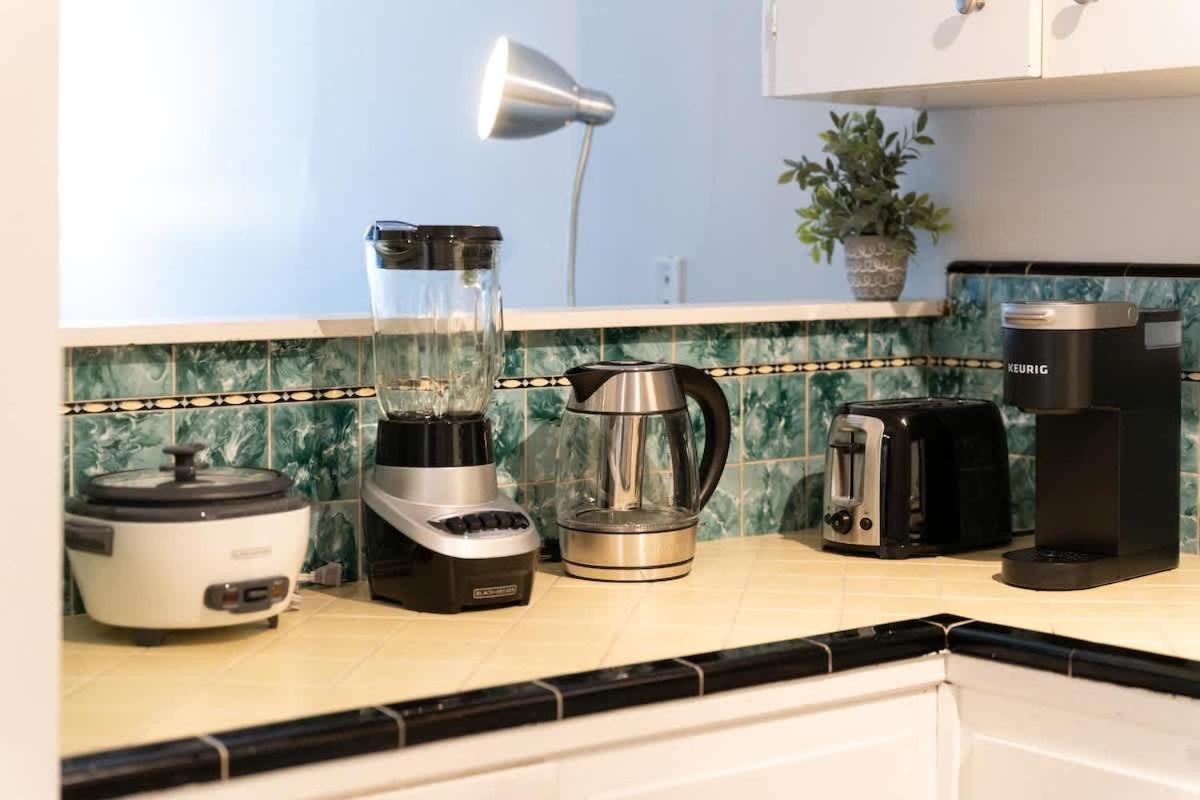 Cozy Central 1-Bedroom Condo in the West End Dwntwn
