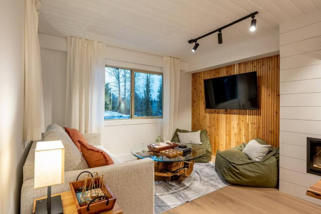 Powder & Pines Boutique Apartment